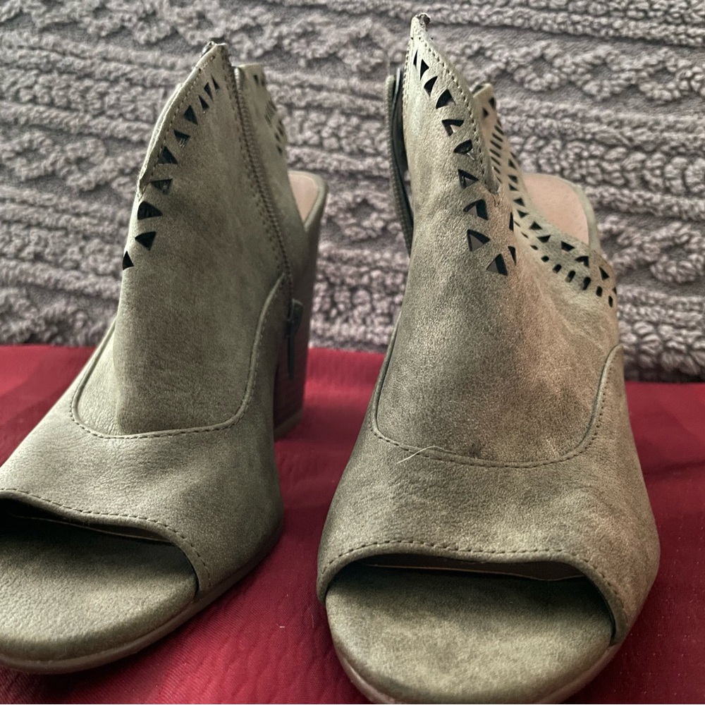 Indigo Rd. Women's Open Toe Heels - Picture 3 of 4